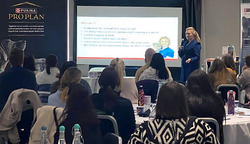 StreetVet Co-Founder Jade Statt engages the veterinary community at the Purina roadshow.